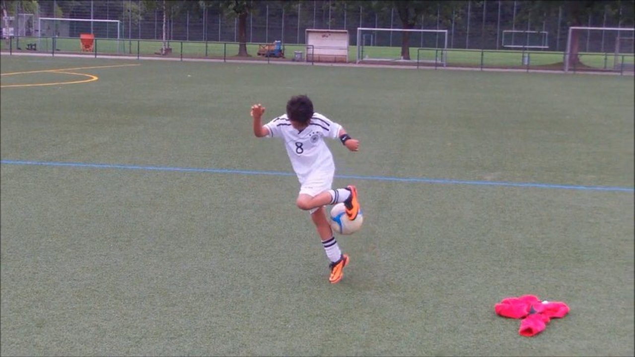 KAANTO Bahadir hocanin futbol dersinde