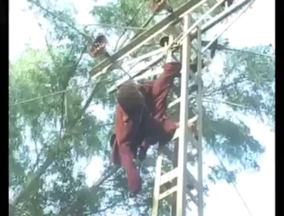www.vustudents.ning.com -The current caught stealing electric wire killed in Sheikhupura ..