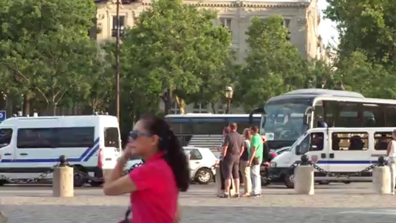 convoi CRS place de l'étoile
