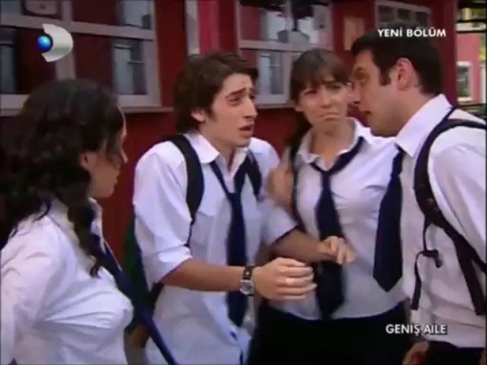 geniş aile zekayi kimi öpeceğini şaşırdı