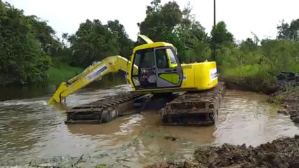 swamp excavator di sungai karangmumus Samarinda 085255816221