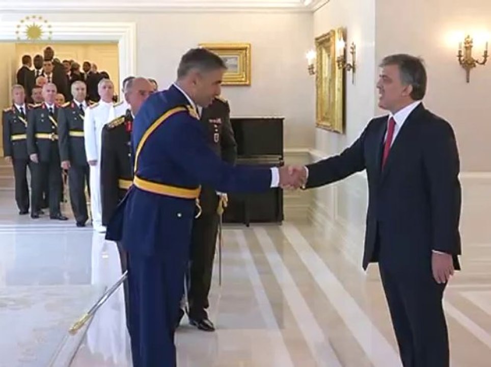 30 Ağustos Zafer Bayramı çerçevesinde Çankaya Köşkü’nde Tebrikleri kabul etti.