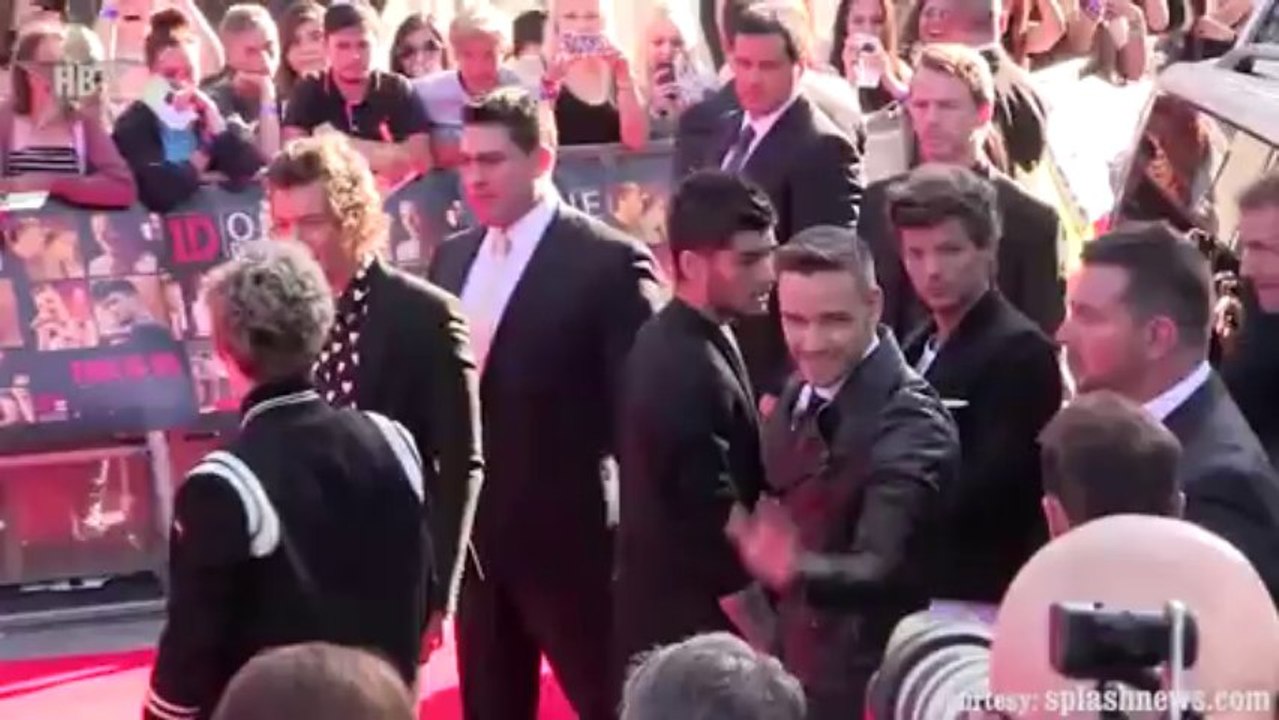 MTV VMA 2013: B&W Moments Miley Cyrus Twerking, Lady Gaga Performance, Selena Gomez, One D Booed