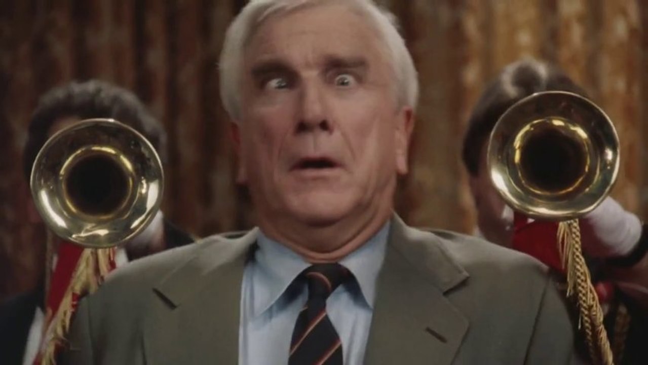 Y a-t-il un flic pour sauver la reine ? ( bande annonce VO )