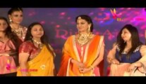 Bollywood Diva Juhi Add Glamour To LFW 2013