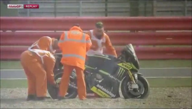 Triple motorcycle crash in Silverstone Race. Violent!