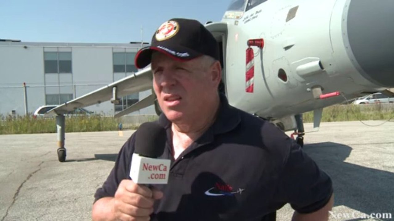 NewCa.com: 2013 Canadian International Air Show. Sea Harrier Demonstration