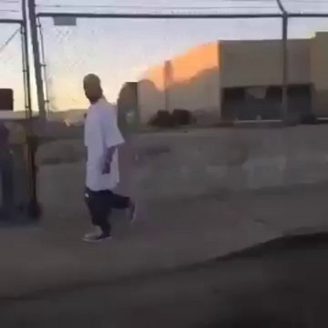 Remonte ton pantalon bouffon ! Grosse gamelle de ce sagger!!!