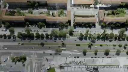 Pub TV : Alain Afflelou vante son verre "indestructible", Protect (septembre 2013)