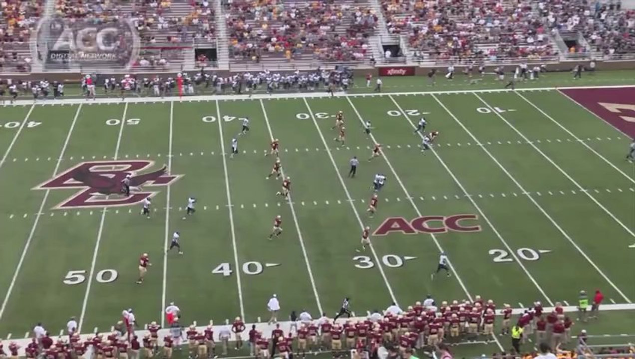Feinte d'un punter au Foot US (Villanova vs Boston College)