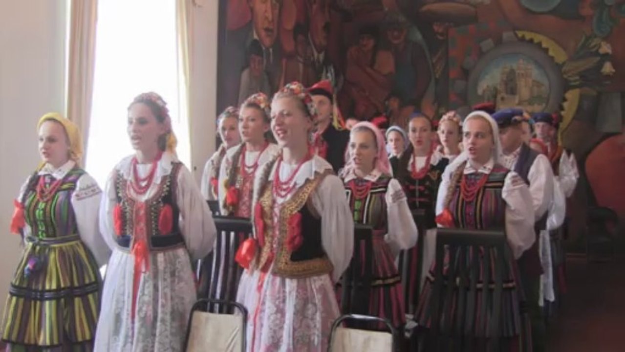 Entrega de reconocimientos a "Maly Slask" de Polonia