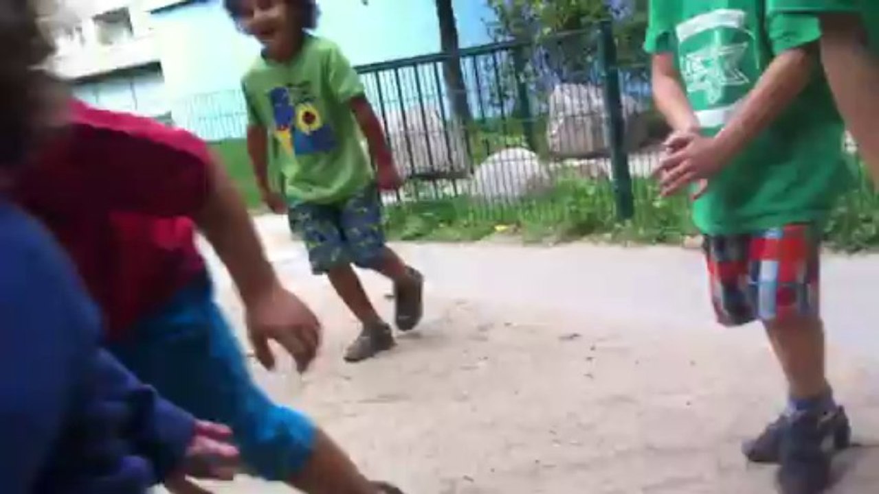 Genti n'mahall t'vet. Ma i madhi n'mahall