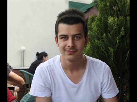 Enes Dündar - Vakit Geçmek Bilmezdi