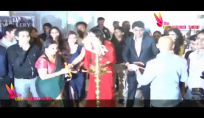 Soha Ali Khan Inaugurates 'Glamour' Jewellry Exhibition