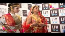 LFW WINTER FESTIVE COLLECTION 2013(HARSHEETA CHATARJEE DESHPANDE-SONALI BENDRE & ESHA KOPPIKAR)_5