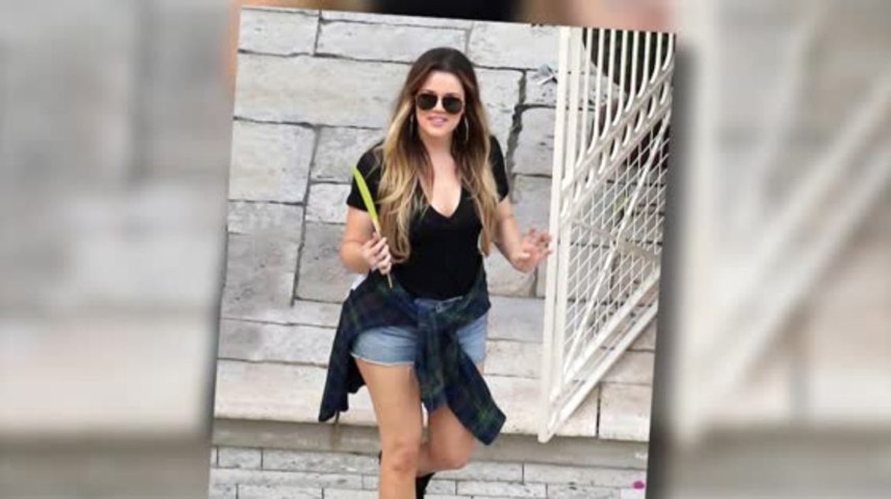Khloe kardashian feiert sorgenfrei auf katy perry's party
