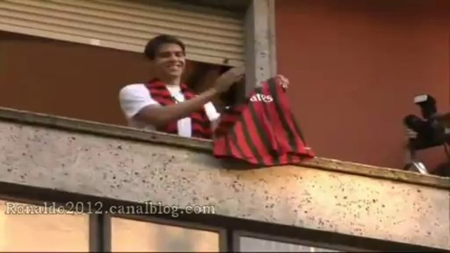 Kaka returns to AC Milan from Real Madrid
