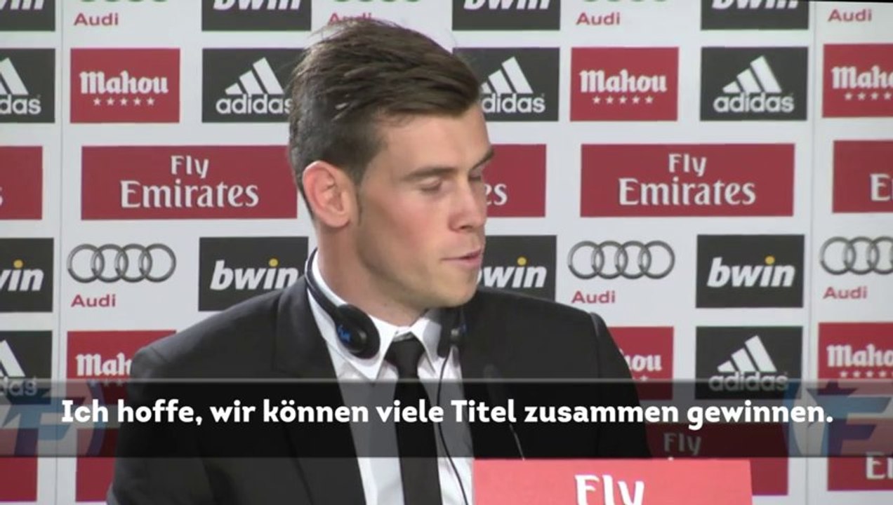 Gareth Bale schaut auf zu Cristiano Ronaldo
