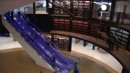 Malala inaugura libreria a Birmingham "libri armi contro...