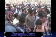Karachi main dakoun ne bus ko loot lia