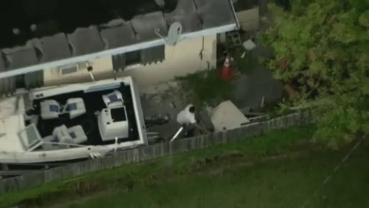 Long police chase ends in arrests