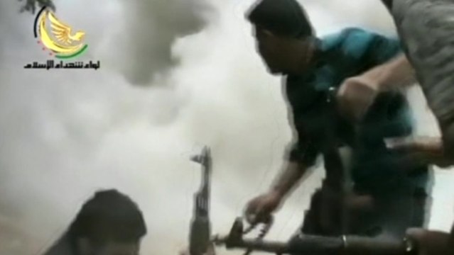 Syrian towns attacked by tanks, fighters jets