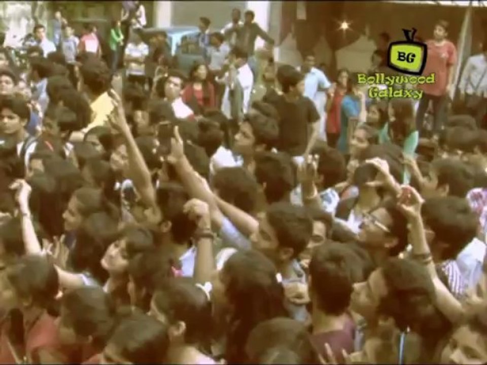 Shahid Kapoor Promotes Film Phata Poster Nikla Hero