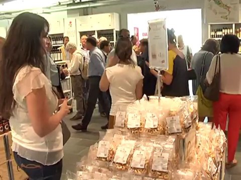 TG 03.09.13 Eataly, pace fatta tra Farinetti e sindacati
