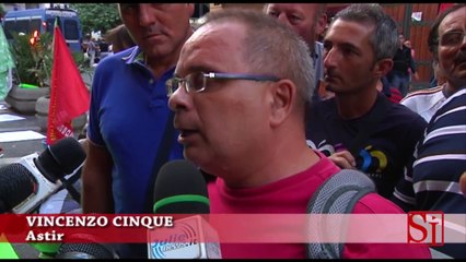 Napoli - "Caldoro assassino", manifesti choc alla veglia Astir -1- (03.09.13)