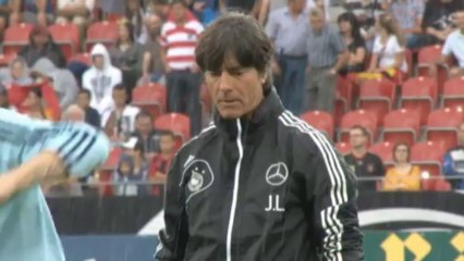 Walcott czeka na mecz z Ozilem