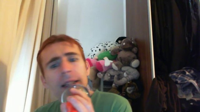 Wiwi égratigne nico teen love des BB Brunes