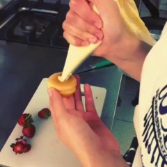 Profiterol ve Ekler Nasıl Doldurulur_