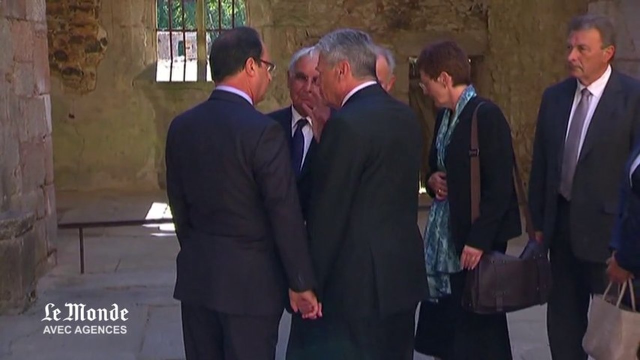A Oradour-sur-Glane, François Hollande main dans la main avec Joachim Gauck