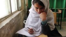 Afghanistan : tableau noir pour l'école, quatre ans après