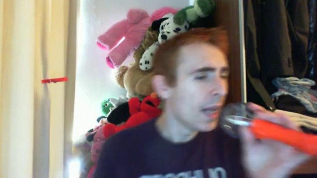 Wiwi égratigne lonely table just for one d'Engelbert Humperdinck