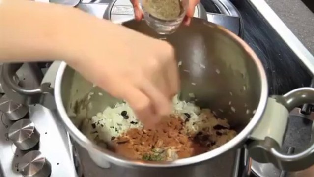 Zeytinyağlı Yaprak Sarma Tarifi - Nefis Yemek Tarifi