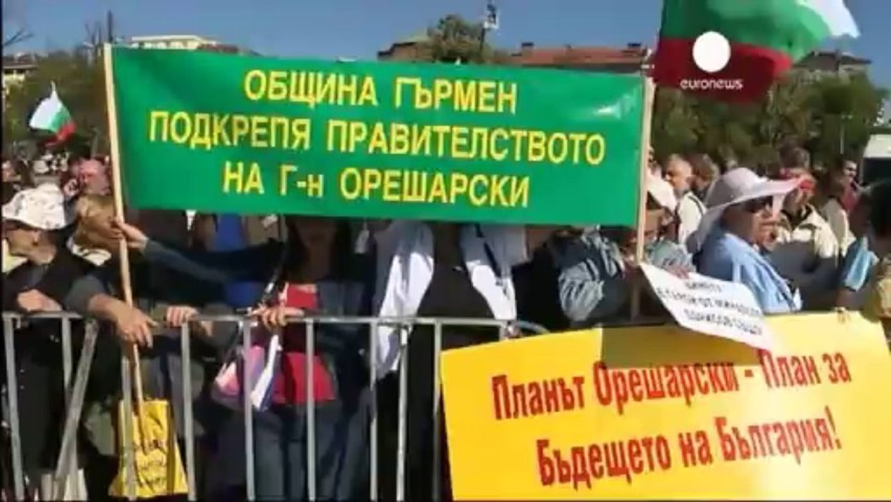Bulgaria's parliament returns to work amid cacophony