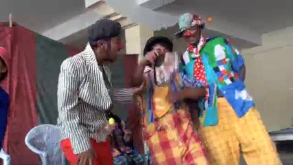 La religion catholique vue par les clowns ladakhi