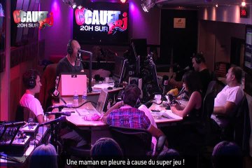 Une maman en pleure à cause de sa fille au Super Jeu