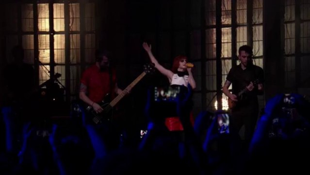 Interlude: Holiday- Paramore live itunes festival 2013