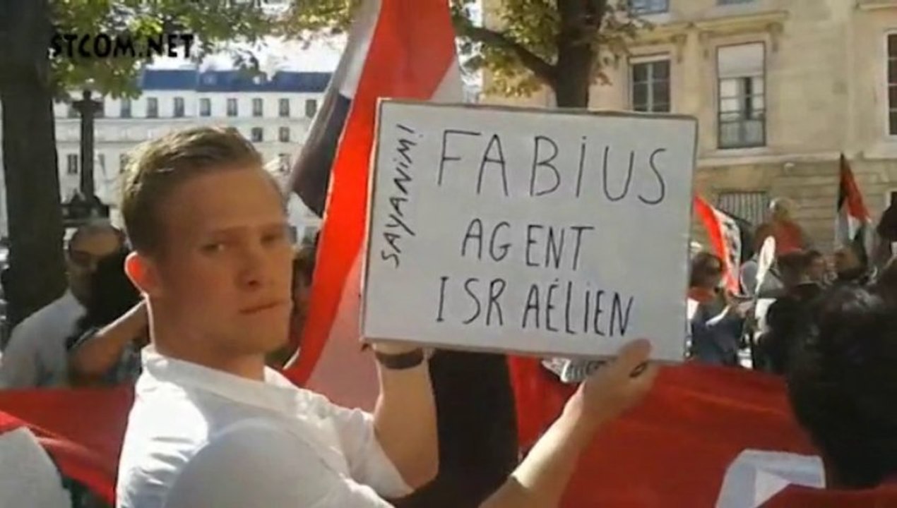 Rassemblement à Paris pour dire Non à la guerre contre la Syrie - 4 sept 2013