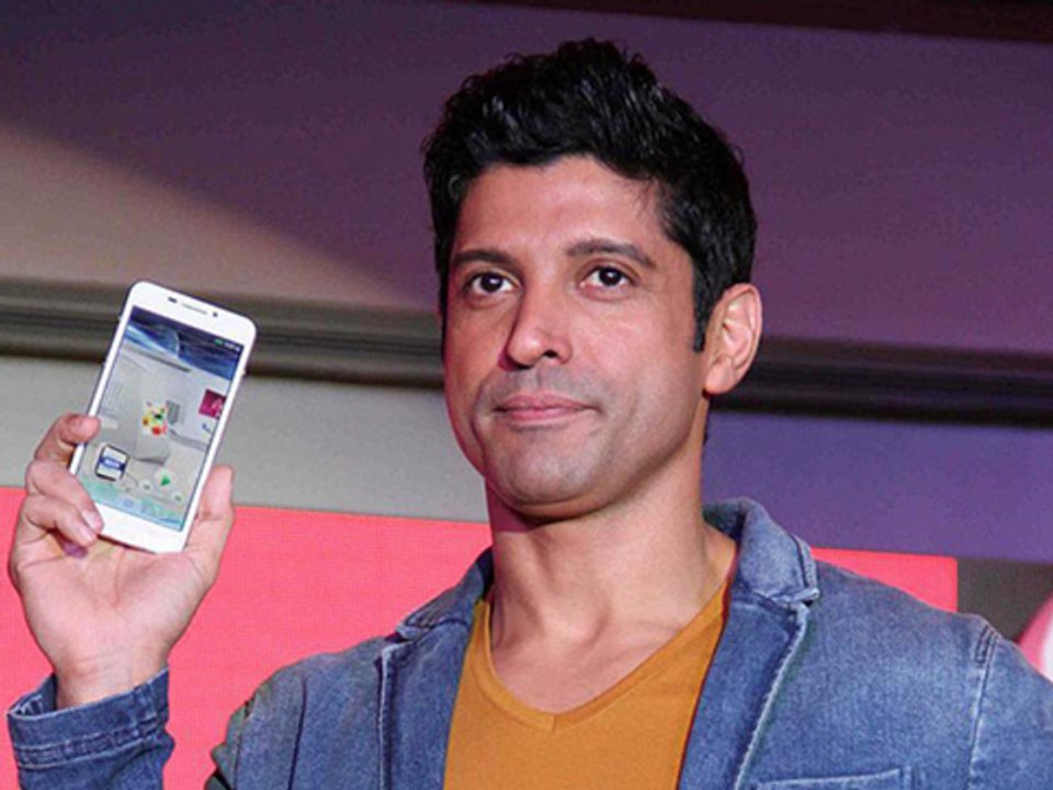 Farhan Akhtar Launches Intex Aqua