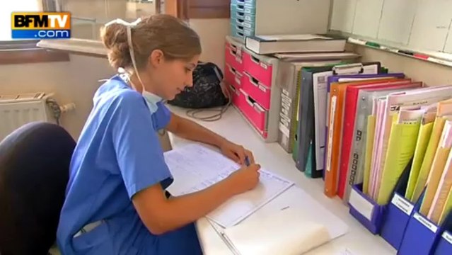 Aux Lilas, les sages-femmes se mettent à nu pour sauver leur maternité - 05/09