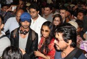 Shahid Kapoor gets MOBBED by College Girls