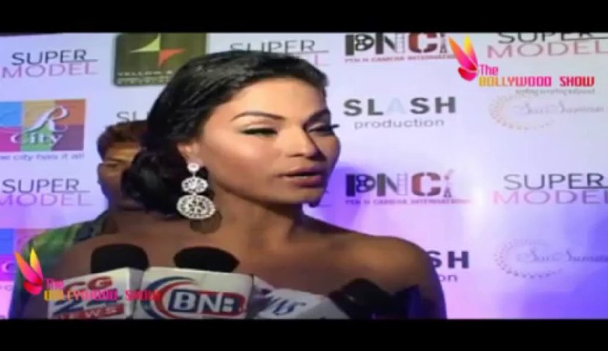 Veena Malik's Super Model Movie Story Revealed !