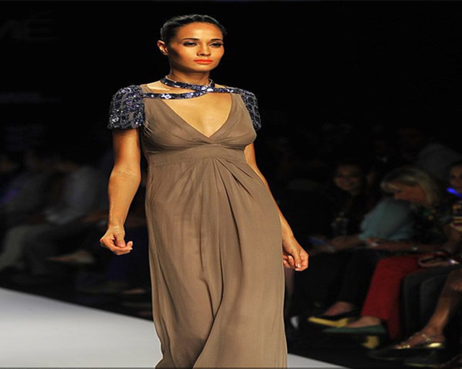 Hot model flaunts a creation by designer Komal Sood