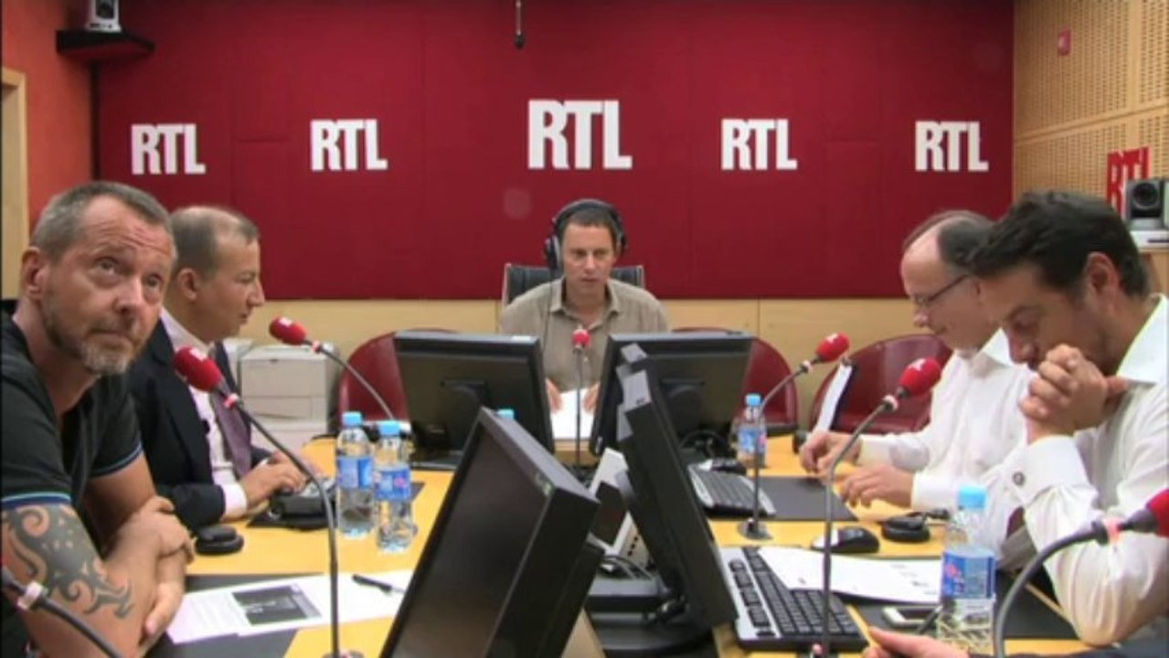 Visite historique à Oradour-sur-Glane, la Syrie et François Hollande grimaçant.