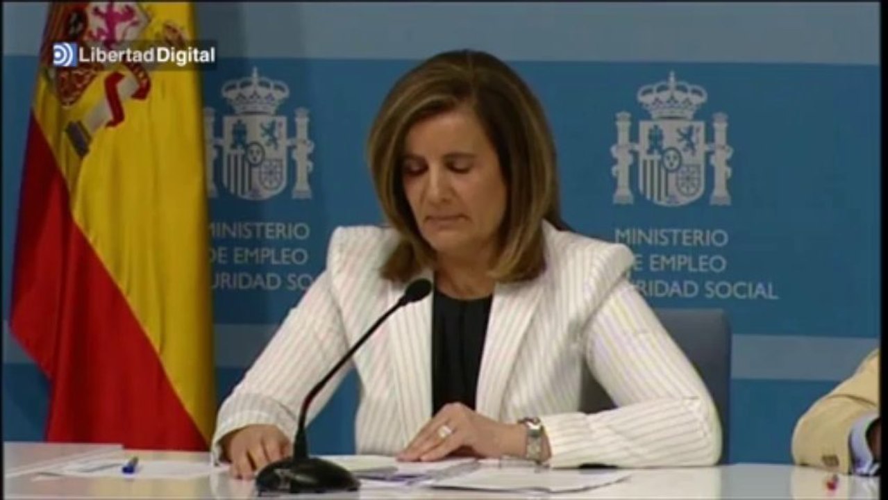 Báñez anuncia dos recortes a las pensiones para salvar la "sostenibilidad del sistema"