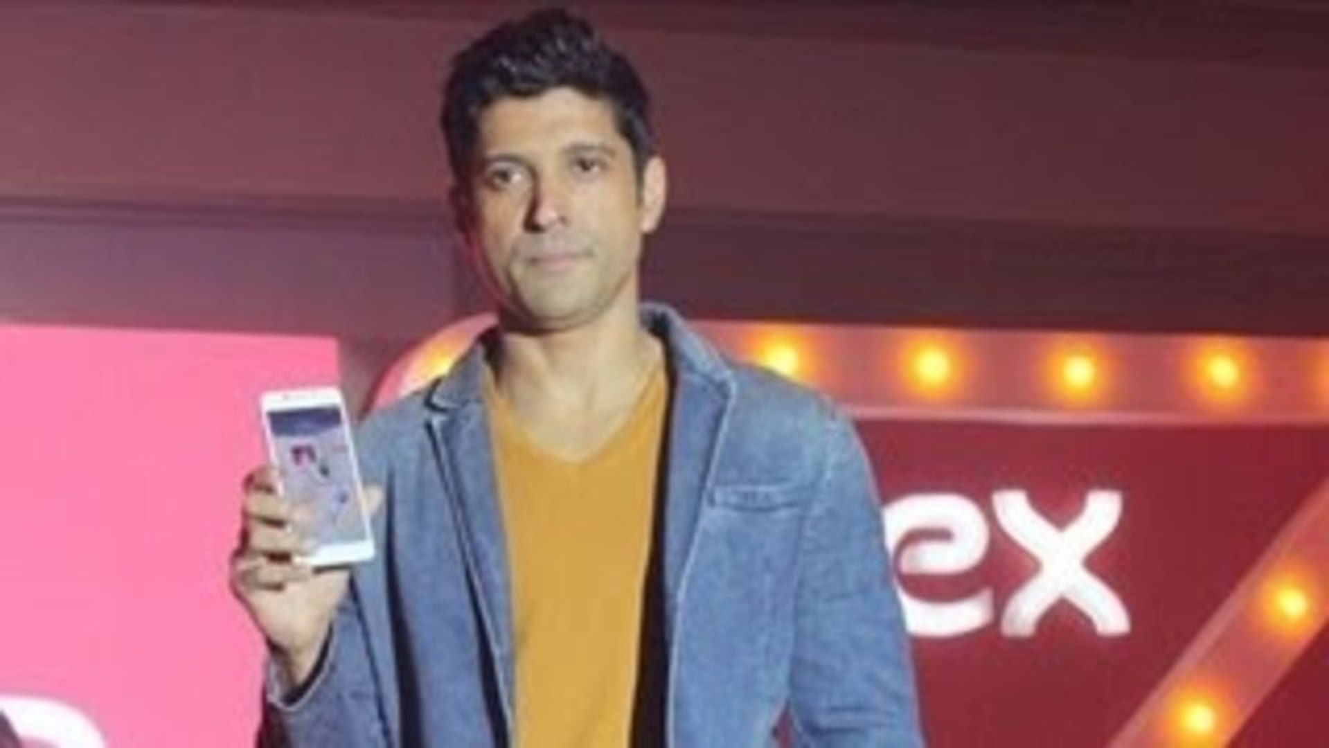 Farhan Akhtar Launches Intex New Smartphone !