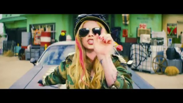 Avril Lavigne - Rock N Roll